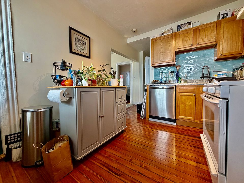 1st image of 1056 Cambridge St #8R