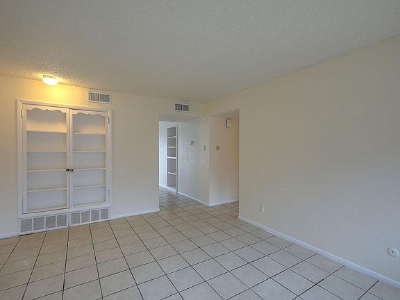 2nd image of 517 & 521 Palomas Dr SE