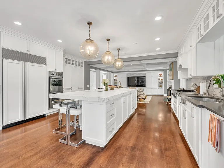 5 Coachmans Ct — Photo 12