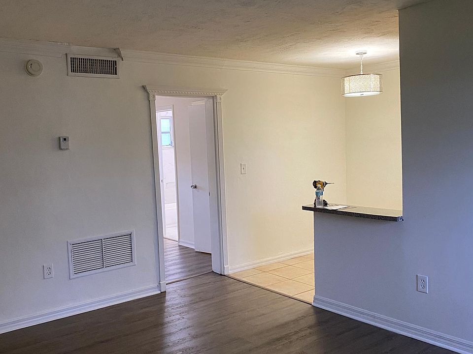 2nd image of 4300 SW 67th Ave APT 15