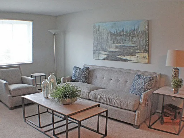 Valley York Apartments — Photo 10
