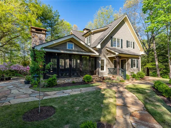 502 Wind Flower Dr, Sunset, SC 29685