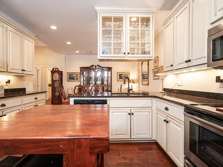 1702 Stonebridge Rd — Photo 33