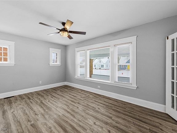 4th image of 4410 Wood Ave