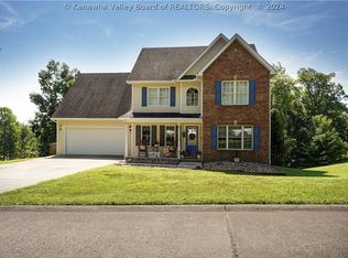 210 Northwoods Dr, Eleanor, WV 25070