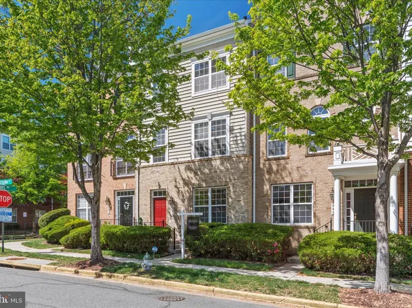 503 Touchdown Dr, Landover, MD 20785