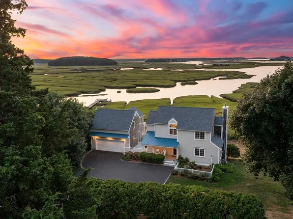 109 Grandview Ave, Marshfield, MA 02050