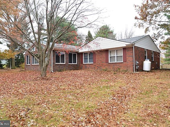 4th image of 208 Faggs Manor Rd