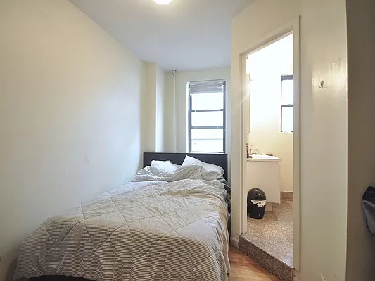 Rented by Compass | media 22