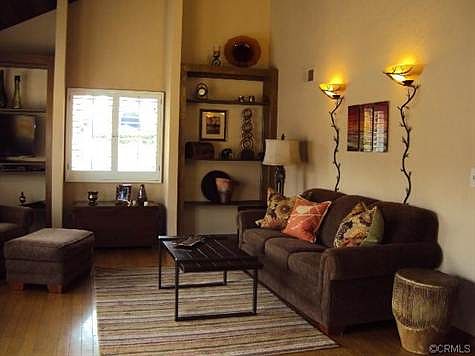 2nd image of 523 Eucalyptus Dr