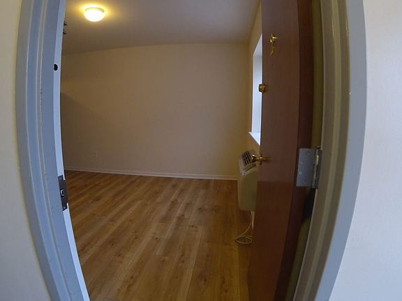 2nd image of 525 E Town St APT A2