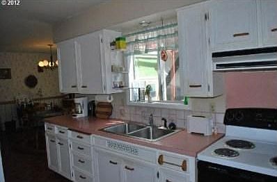 4th image of 719 SE 100th Ave