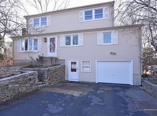 66 Clearview Dr, North Kingstown, RI 02852