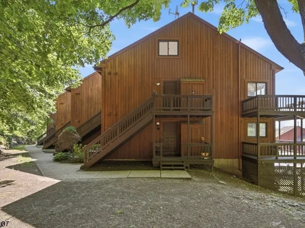 6 Brandywine Ct BLDG 6 #2, Vernon Twp., NJ 07462