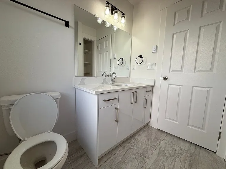 912 Alabama St — Photo 23