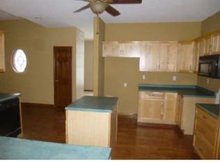 1309 Saddlewood Dr, Maryville, IL