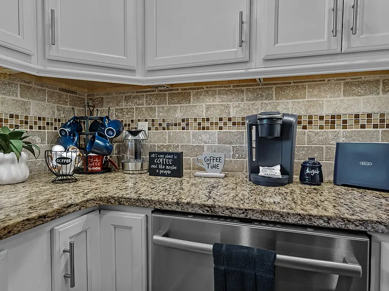 4701 N Kings Hwy #6 — Photo 10