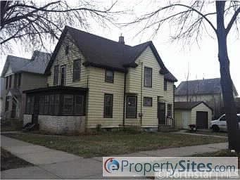 2nd image of 1002 18 1/2 Ave NE