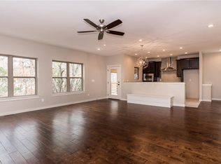 1466 N Desoto Pl, Fayetteville, AR 72703