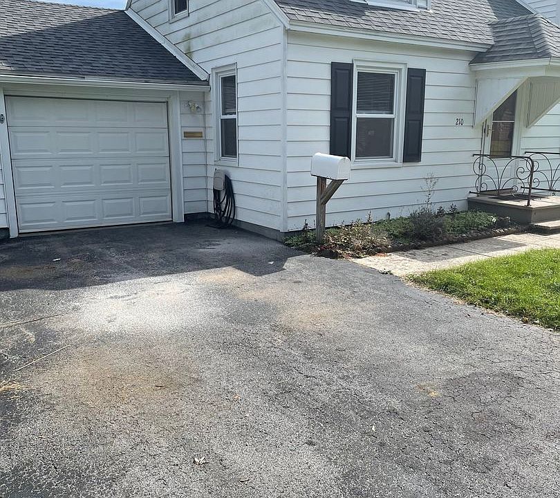 1st image of 210 Marilyn Ave