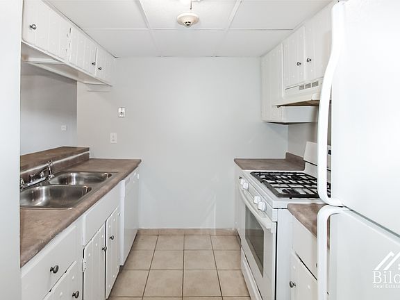 4th image of 941 Dyer Ave #15