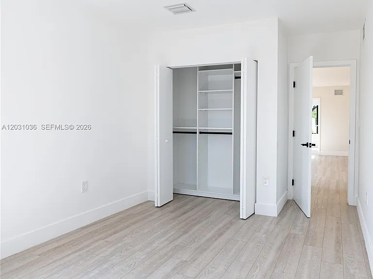 1721 SW 13th St #4 — Photo 13