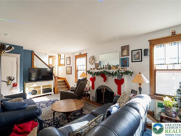 5th image of 309 N 10th St