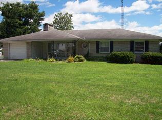 169 12th St NE, Linton, IN 47441