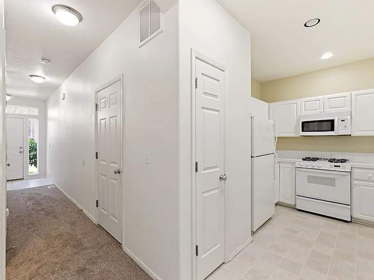 2322 NW 168th Pl — Photo 11