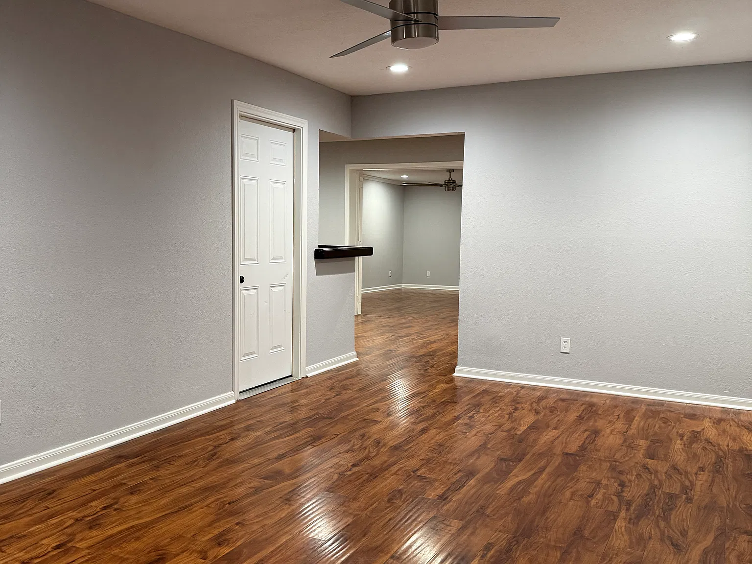 10513 Hinds St — Photo 3