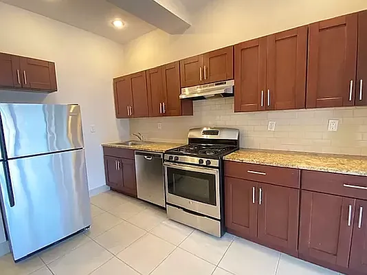 Rented by REAL New York | media 21