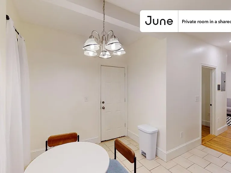 21 Rossmore St #B — Photo 13