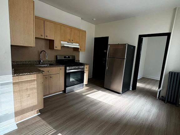 2nd image of 123 Chestnut St APT 2