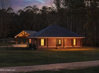 125 Canty Rayborn Rd, Sumrall, MS 39482