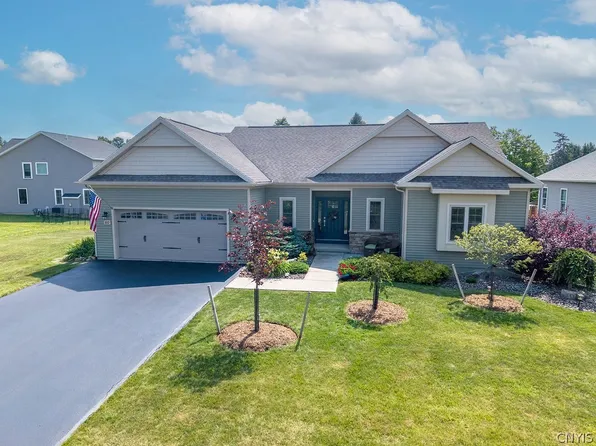 102 Emick Ln, Cazenovia, NY 13035