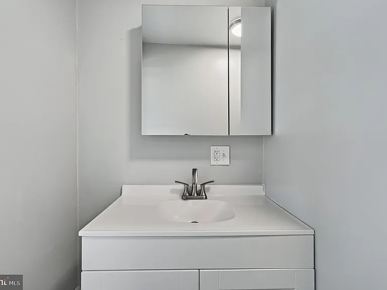 445 E Main St #2 — Photo 12