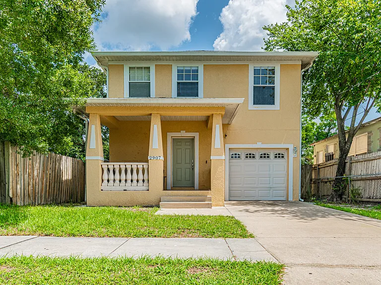 2907 W Chestnut St — Photo 1