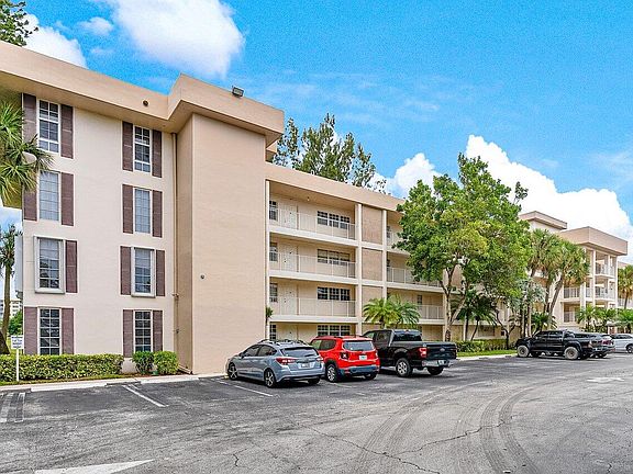 2nd image of 3051 S Palm Aire Drive #106