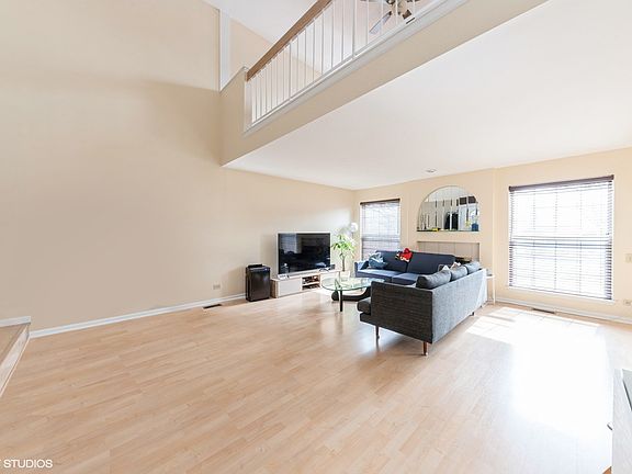 3rd image of 1499 Diamond Dr