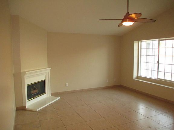 3rd image of 44481 Galicia Dr