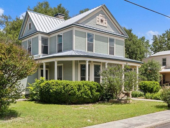 2nd image of 208 N Avenue G