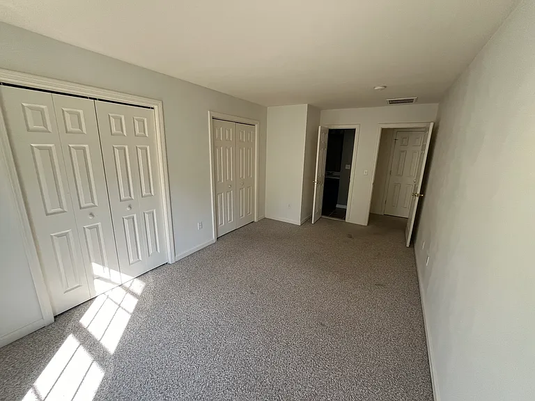 32 Oil Mill Rd #17 — Photo 12