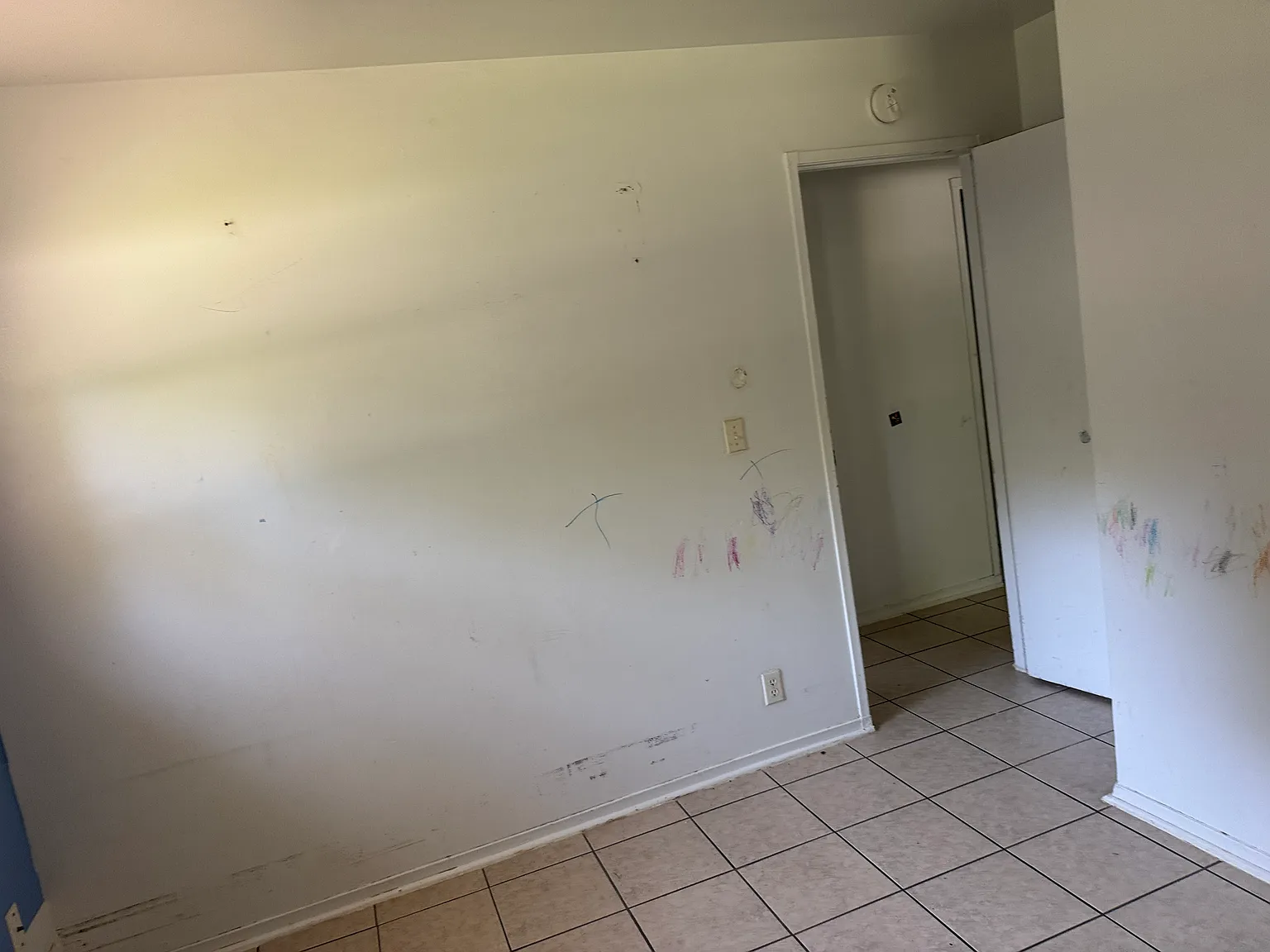 3 bed, 925 sqft, $1,380 — Photo 4