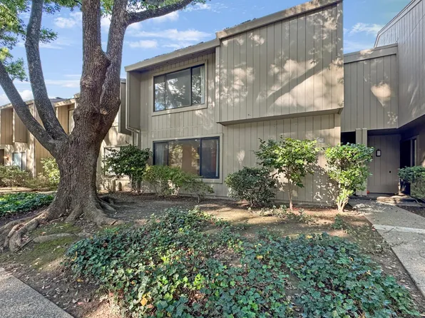 1061 Commons Dr, Sacramento, CA 95825