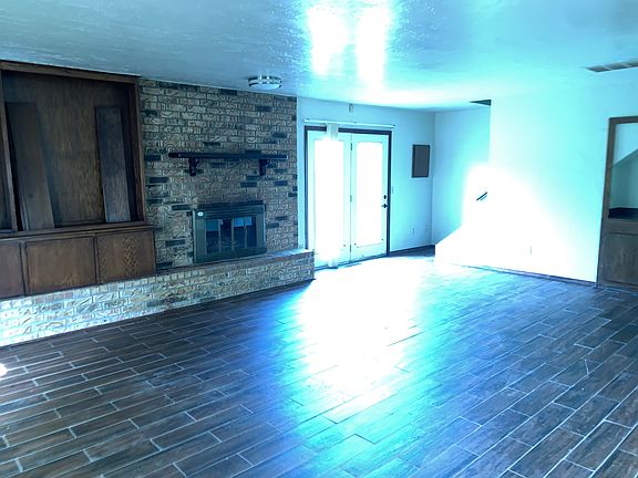 3rd image of 518 Davis Ave #518