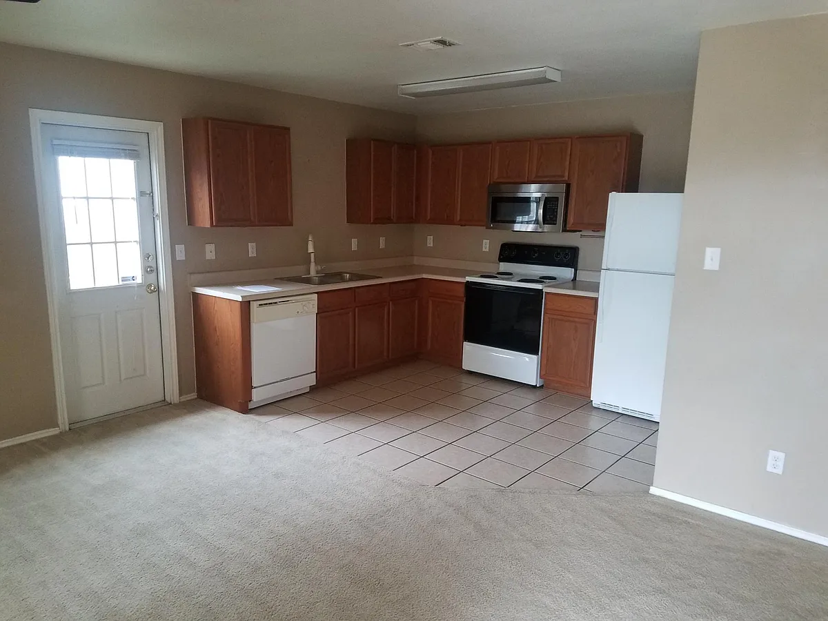 Kitchen - 9611 Acadian Dr