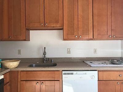 3rd image of 982 Helen Ave APT 2