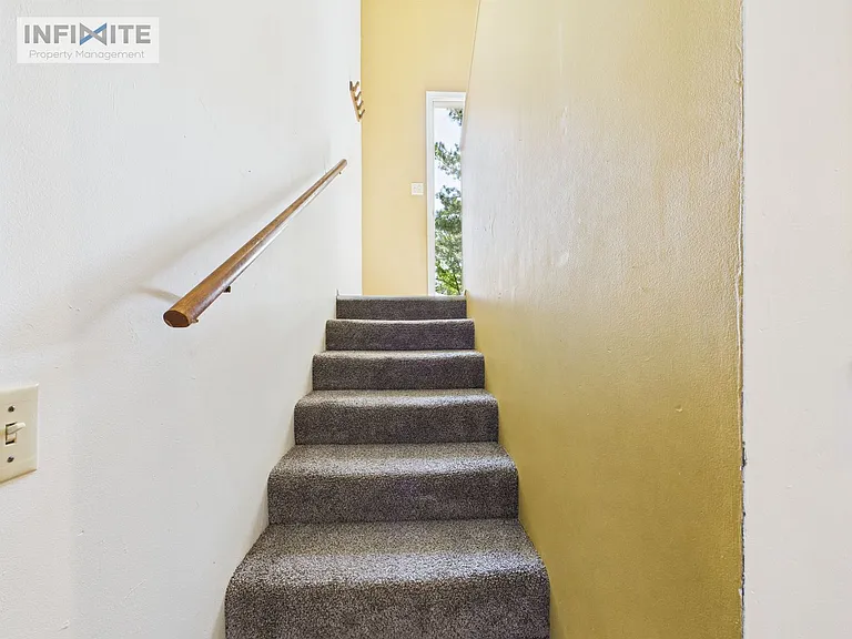 323 N 16th Ave — Photo 17