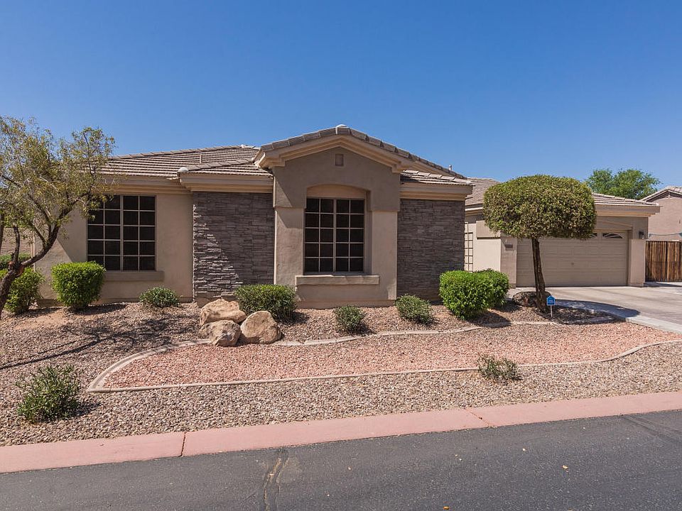 1st image of 1082 E Longhorn Pl