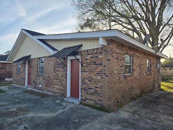 1332 S Barbier Ave, Thibodaux, LA 70301